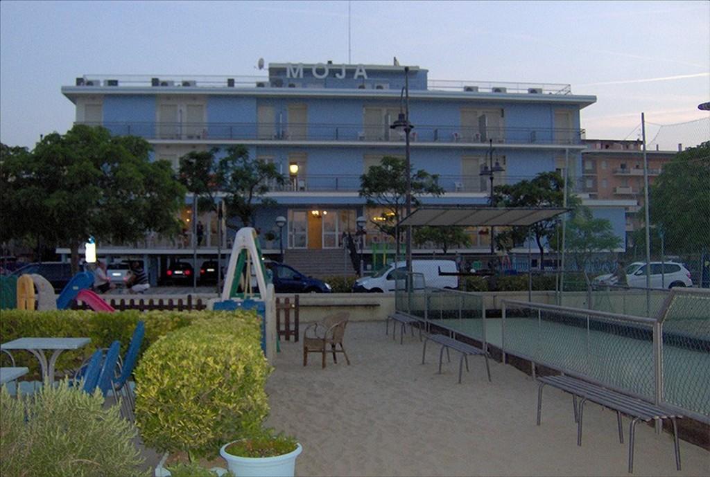 Hotel Moja تْشيزيناتيكو المظهر الخارجي الصورة