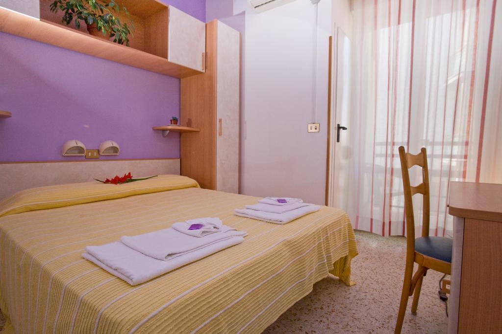 Hotel Moja تْشيزيناتيكو الغرفة الصورة