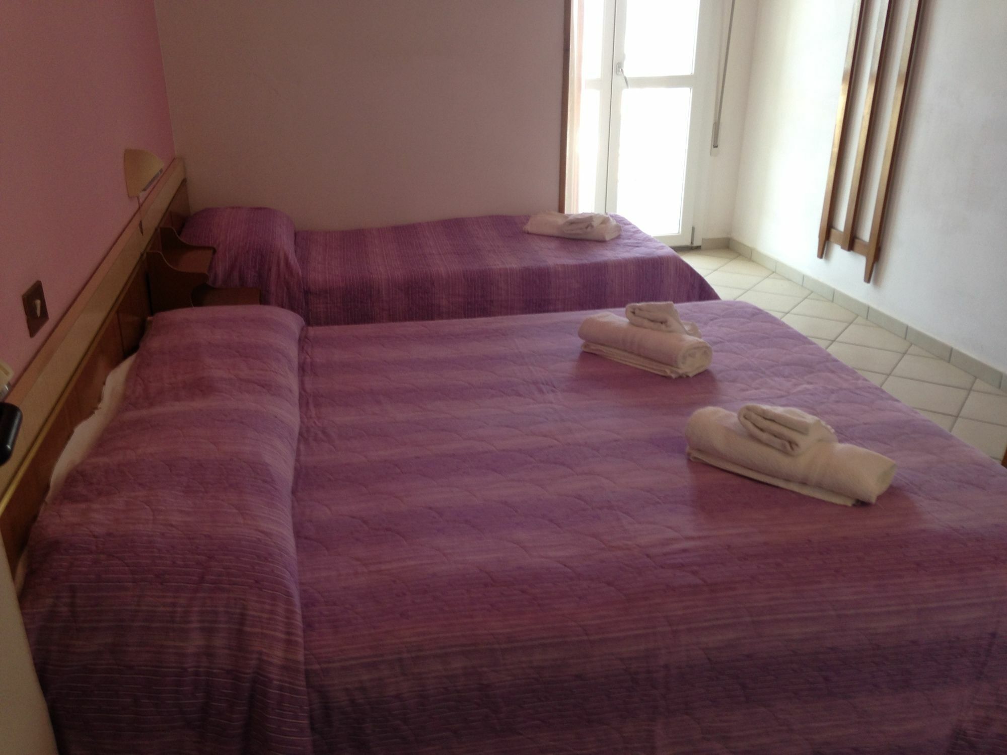 Hotel Moja تْشيزيناتيكو المظهر الخارجي الصورة